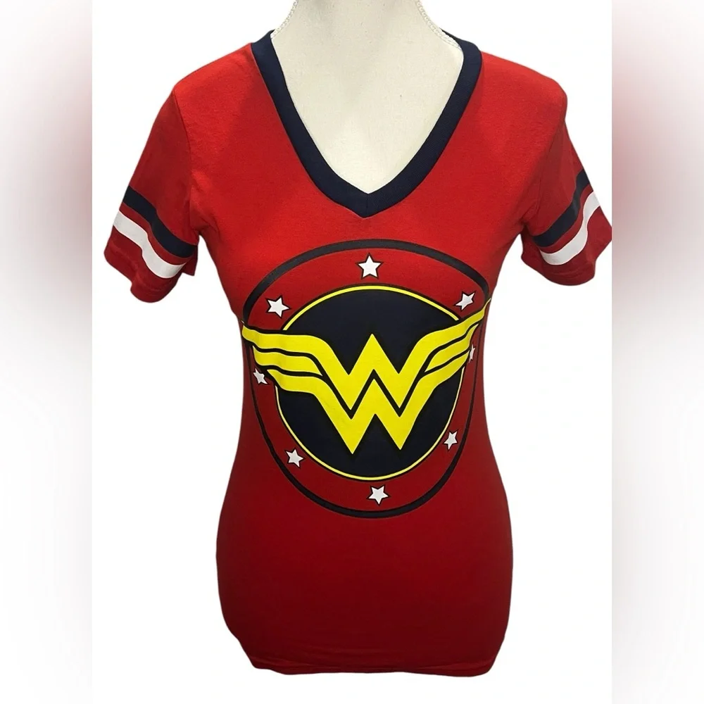 Wonder Woman DC Comics Red Blue Graphic Tee Shirt | Size Small | Justice League